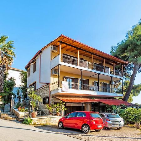Xenios Loutra Village Karnagio Exteriör bild