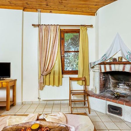 Xenios Loutra Village Karnagio Exteriör bild