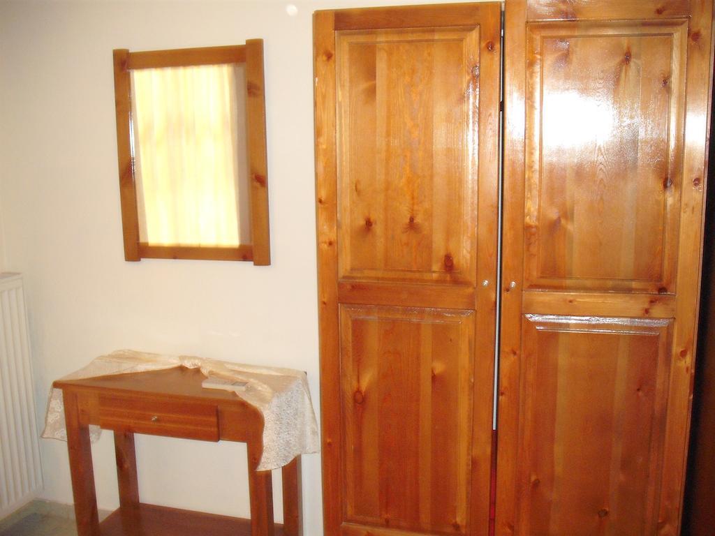 Xenios Loutra Village Karnagio Rum bild