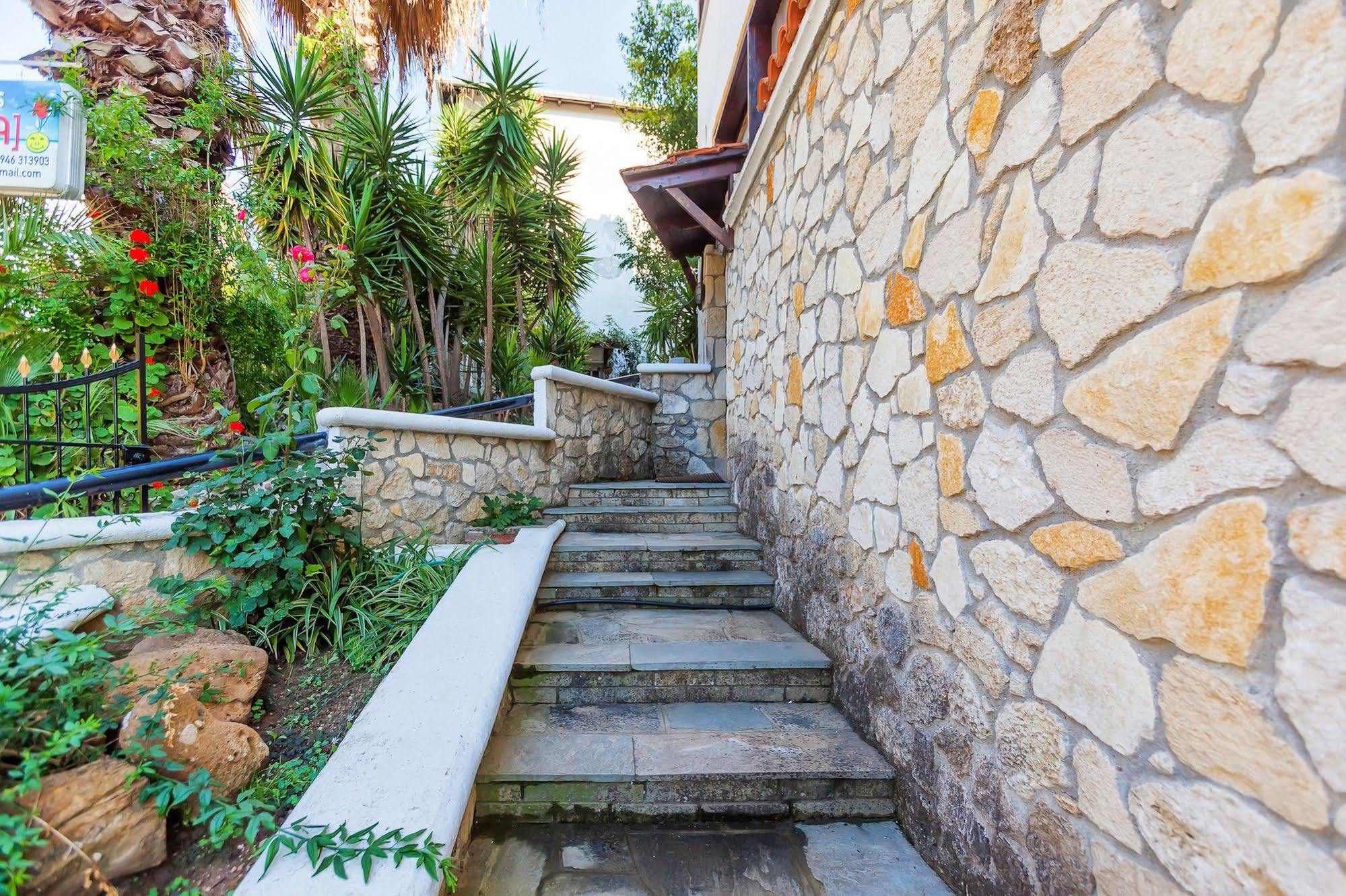 Xenios Loutra Village Karnagio Exteriör bild