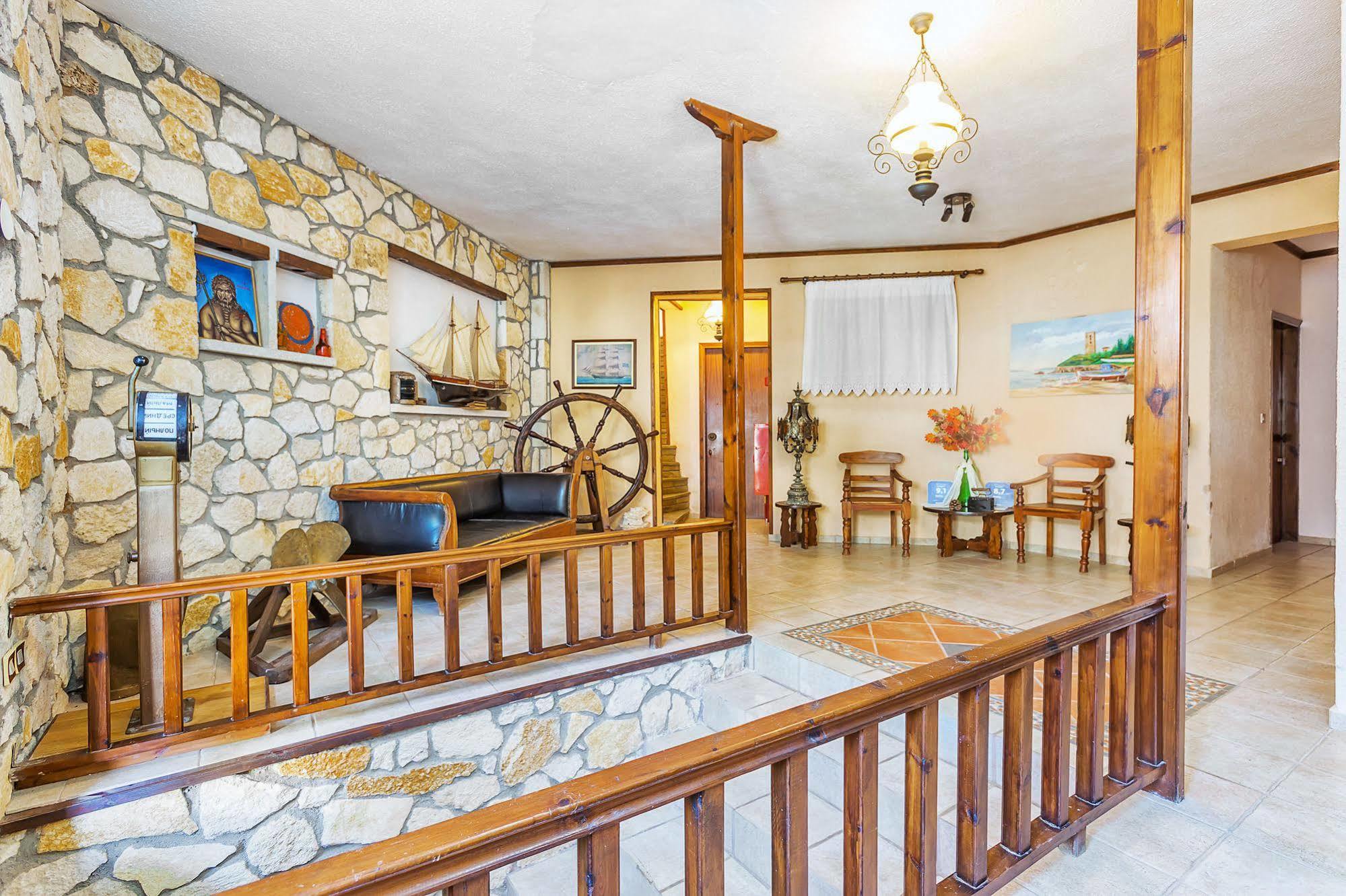 Xenios Loutra Village Karnagio Exteriör bild