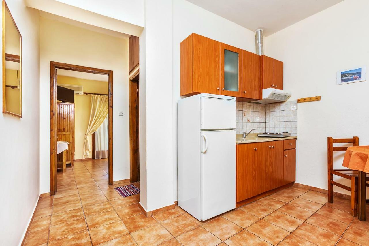 Xenios Loutra Village Karnagio Exteriör bild
